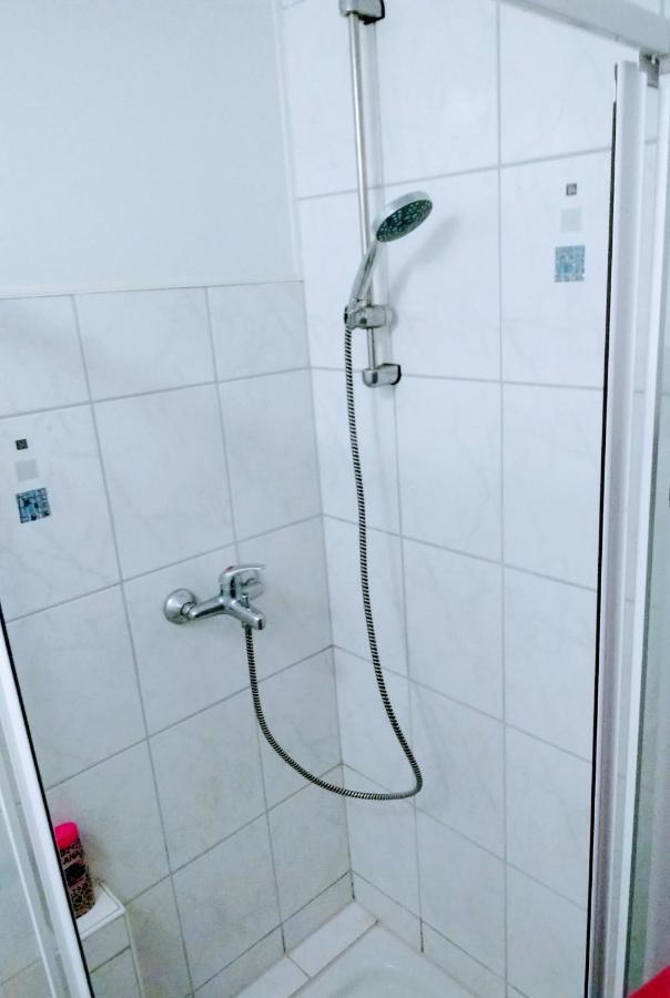 Julia'S Monteur Oase - Premium Apartment Exklusiv Fuer Solo-Reisende 에네페탈 외부 사진