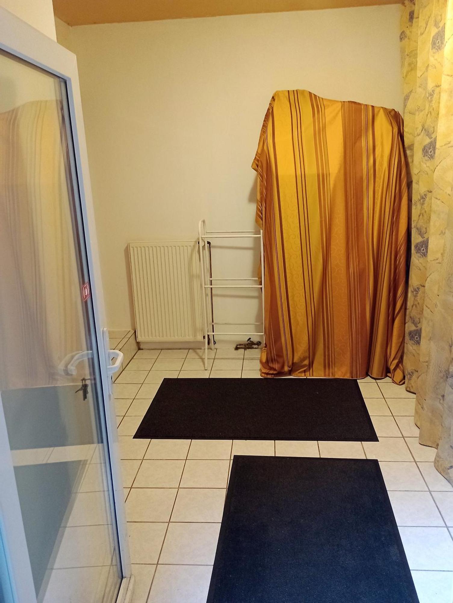 Julia'S Monteur Oase - Premium Apartment Exklusiv Fuer Solo-Reisende 에네페탈 외부 사진